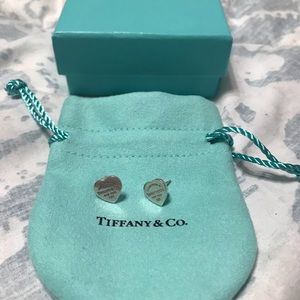 Tiffany’s Mini heart tag earrings